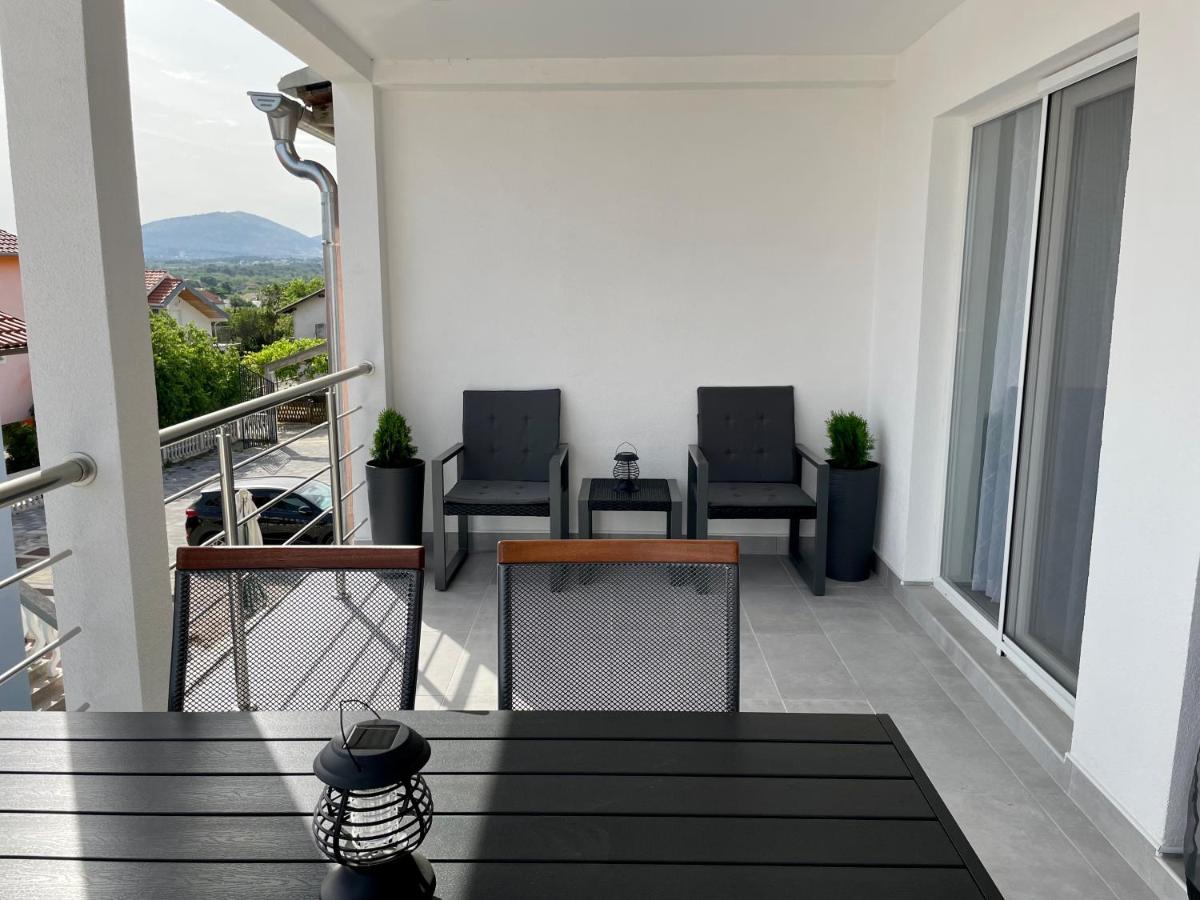 Seascape - Relaxing Beach Home, Steps From The Water! Bilice Extérieur photo