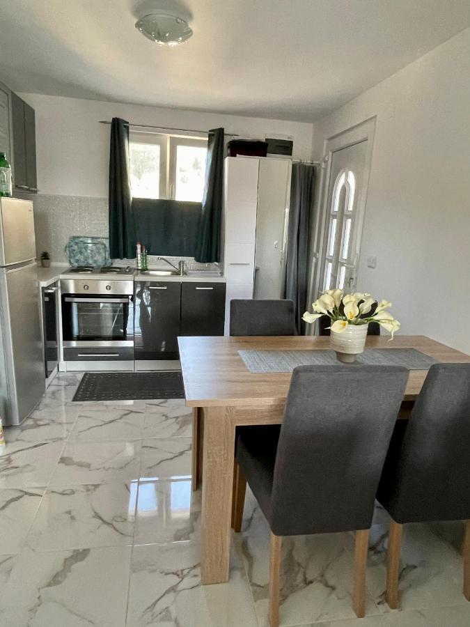 Seascape - Relaxing Beach Home, Steps From The Water! Bilice Extérieur photo