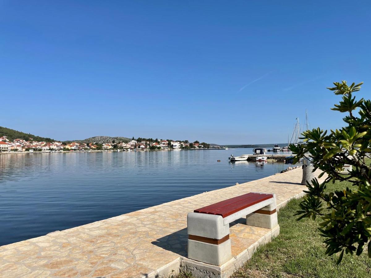 Seascape - Relaxing Beach Home, Steps From The Water! Bilice Extérieur photo